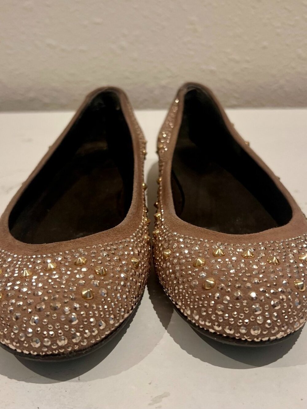 STUART WEITZMAN Crystal Embellished Suede Ballet Flats - Taupe